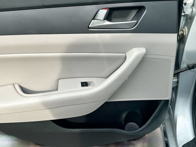 Used 2017 Hyundai Sonata SE FWD image 25
