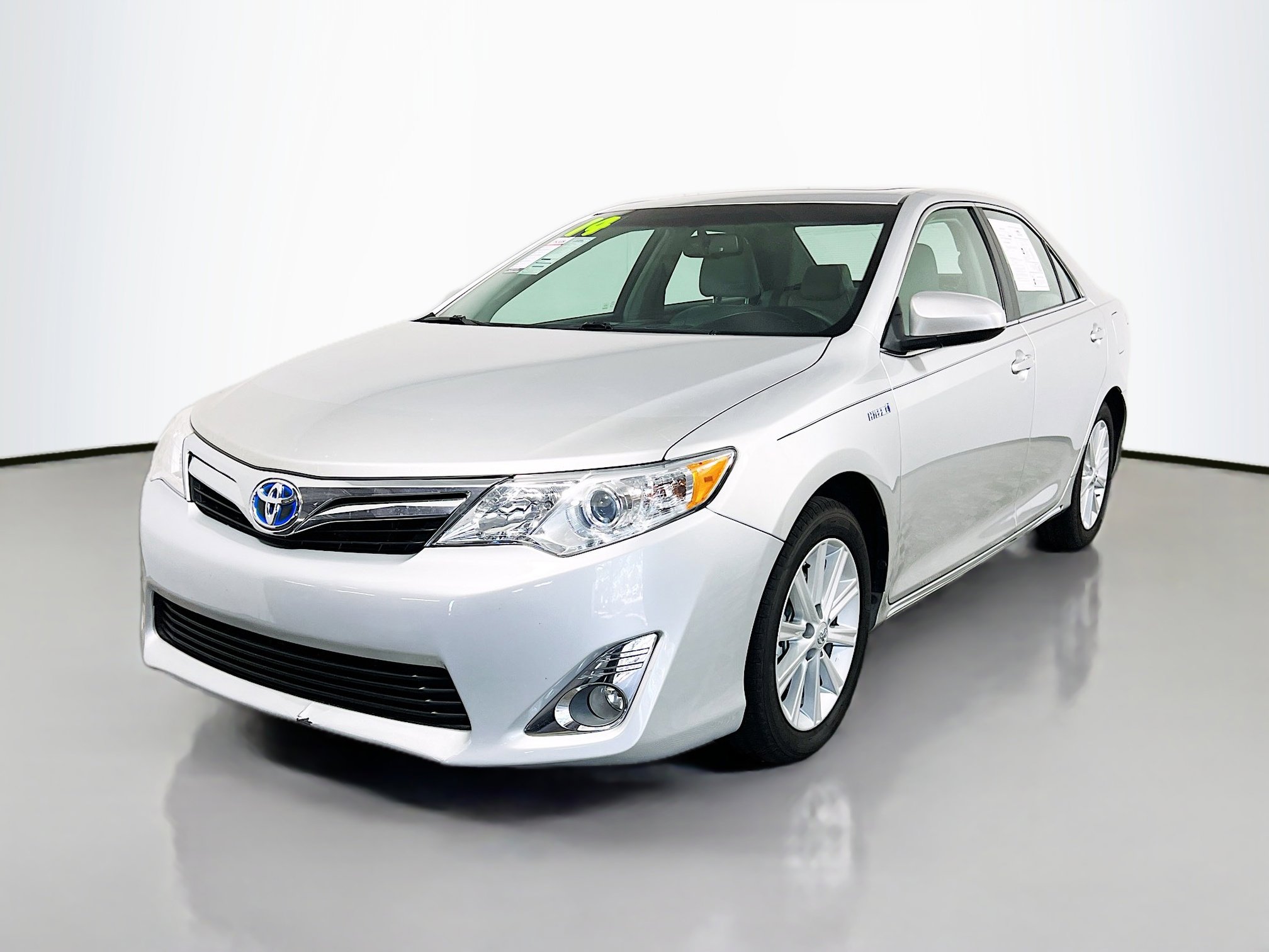 Used 2014 Toyota Camry XLE w/ Leather Package FWD image 10