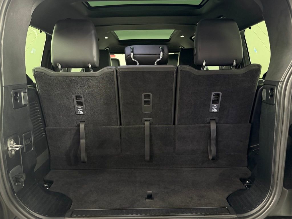 Used 2024 Land Rover Defender 130 X-Dynamic SE image 29