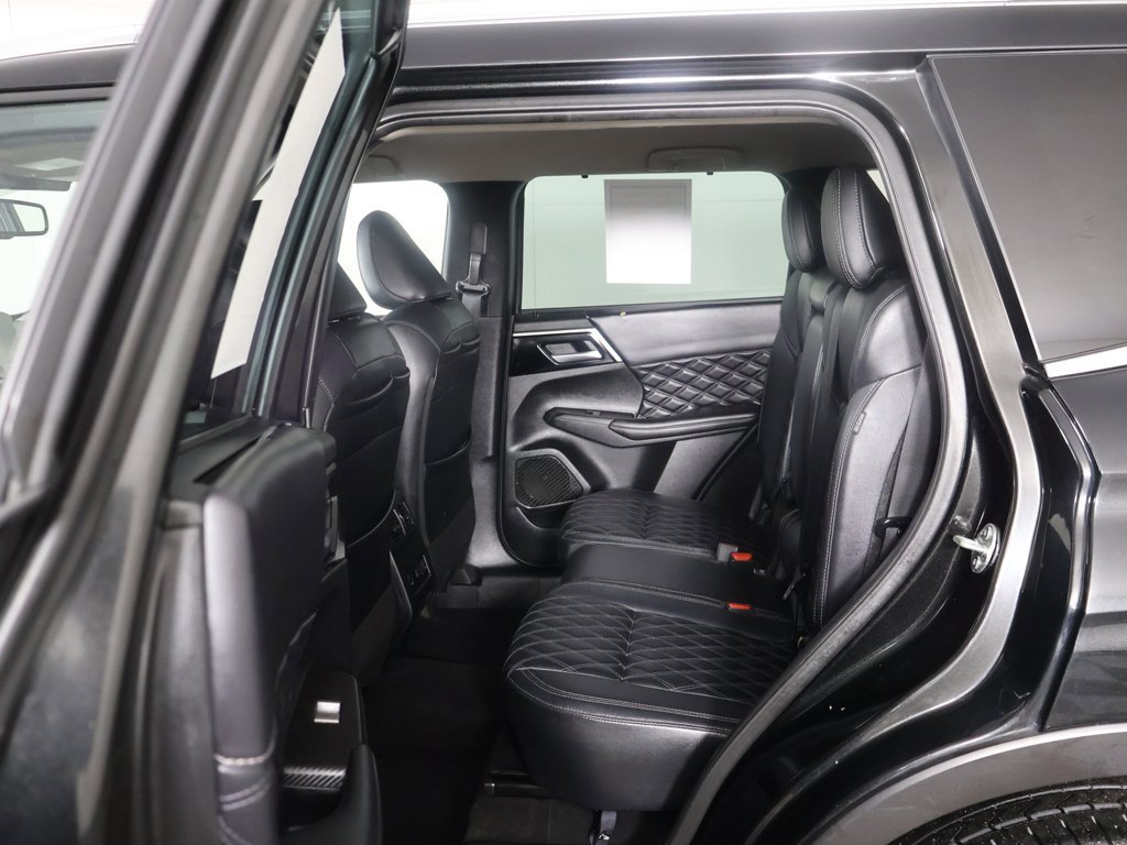 Used 2023 Mitsubishi Outlander SEL image 28