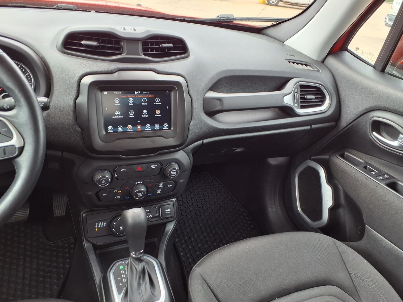 Certified 2019 Jeep Renegade Latitude w/ Cold Weather Group AWD/4WD image 3