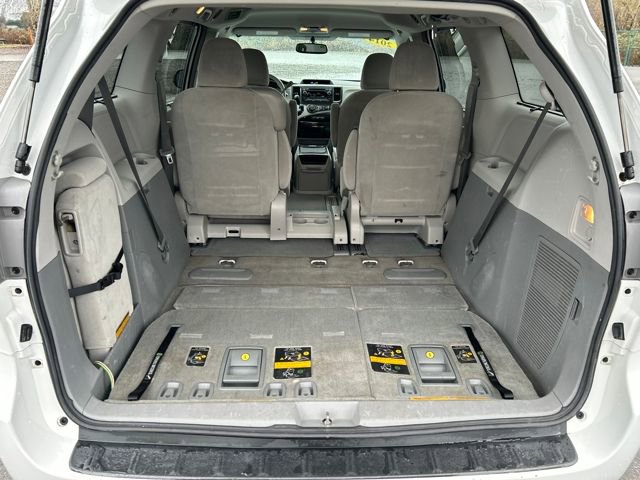 Used 2014 Toyota Sienna LE image 13