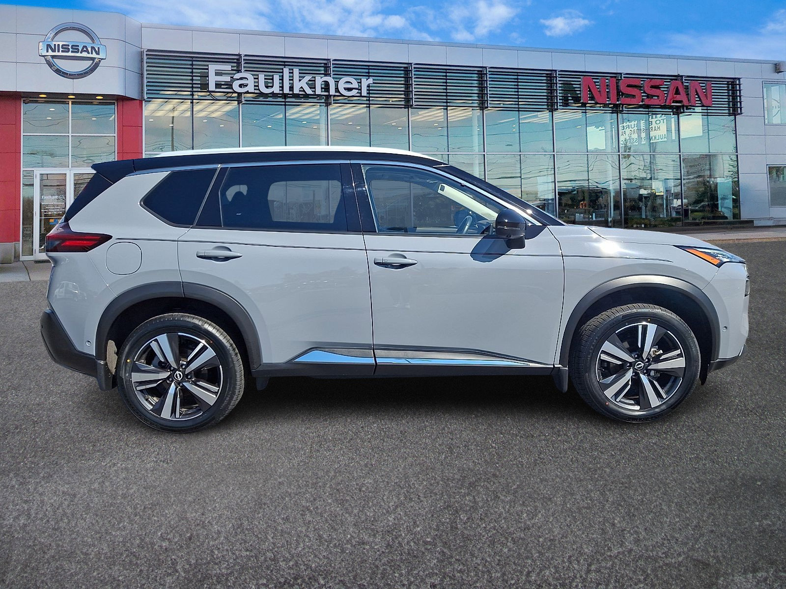 Certified 2023 Nissan Rogue SL w/ SL Premium Package AWD/4WD image 7