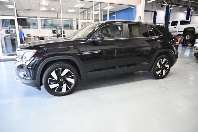 Used 2024 Volkswagen Atlas Cross Sport SE AWD/4WD image 7