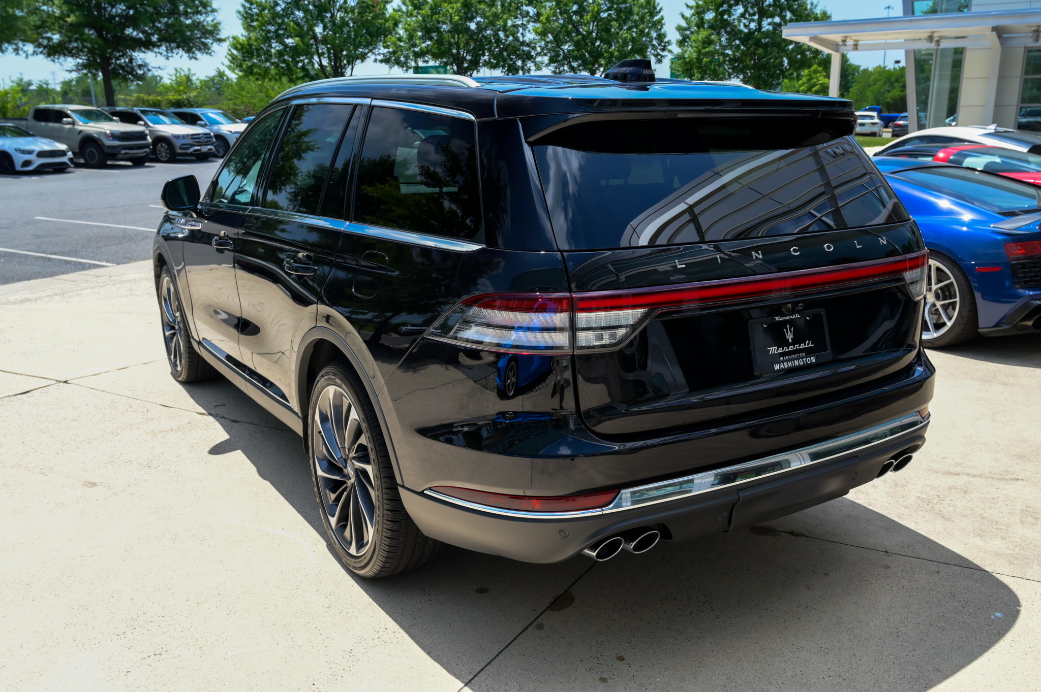 Used 2026 Lincoln Aviator Reserve AWD/4WD image 7