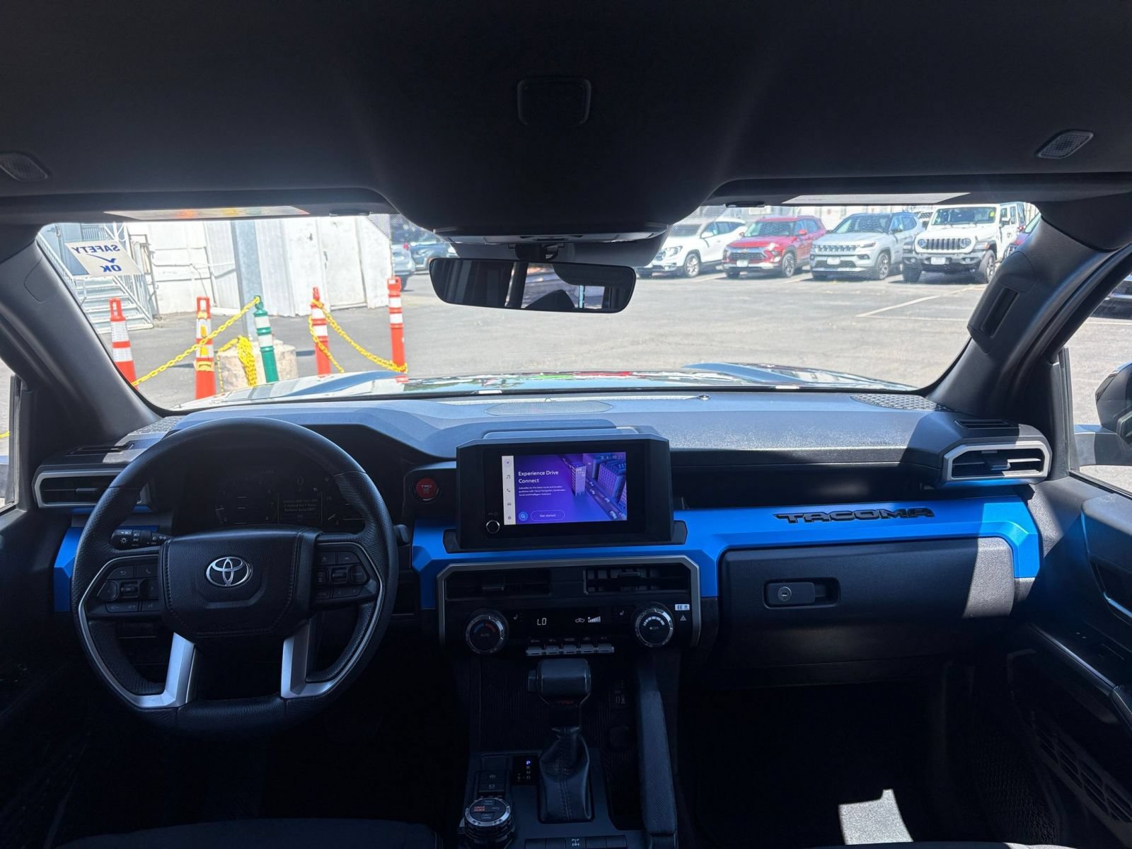 Used 2025 Toyota Tacoma TRD Off-Road AWD/4WD image 32