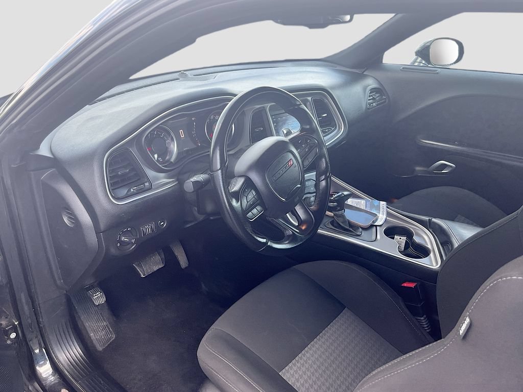 Used 2022 Dodge Challenger GT AWD/4WD image 9