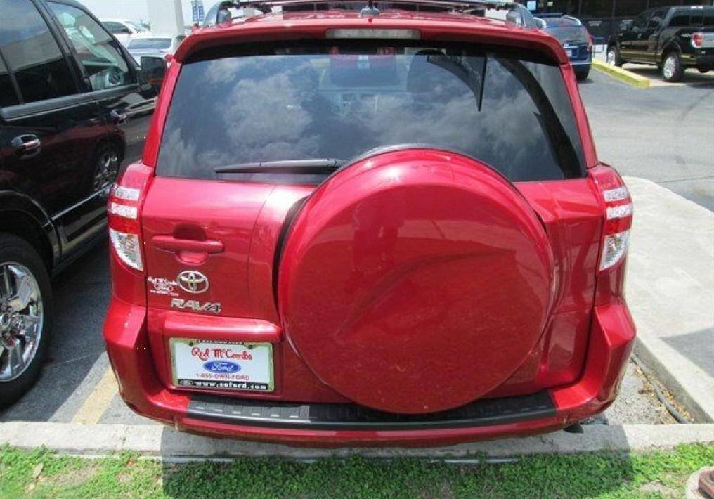 Used 2011 Toyota RAV4 4WD w/ Upgrade Value Pkg image 3