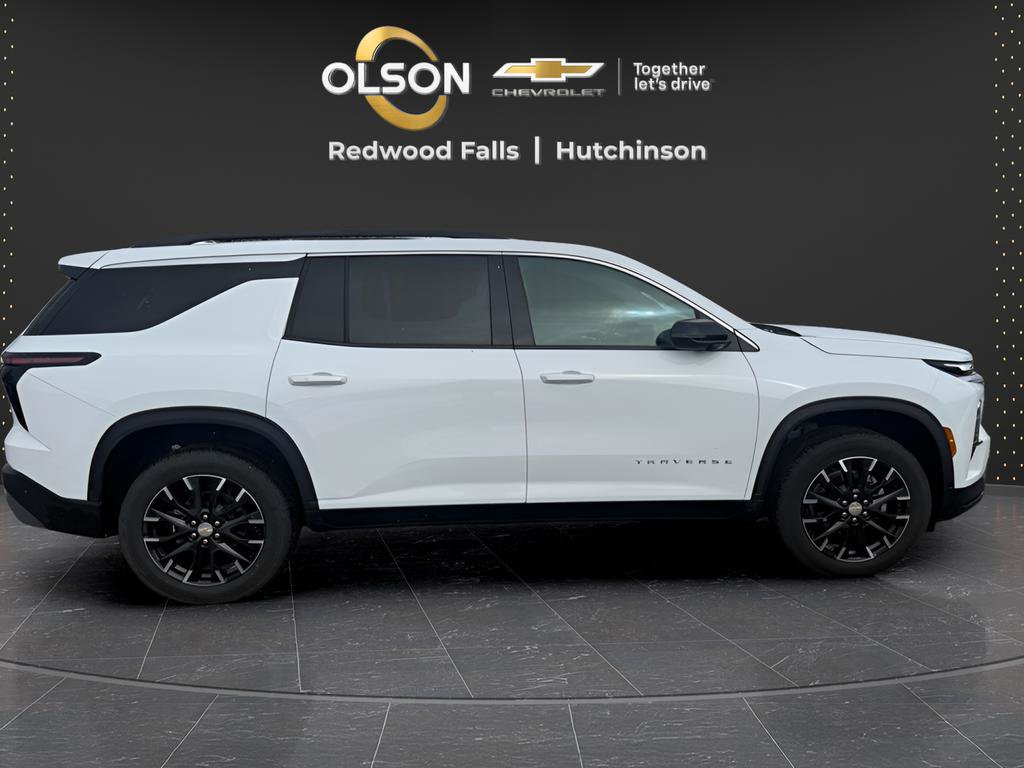 Used 2025 Chevrolet Traverse LT w/ Sun and Wheel Package image 6