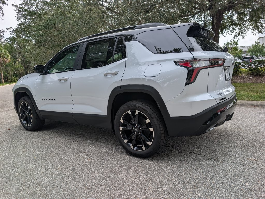 New 2027 Chevrolet Equinox RS FWD image 6