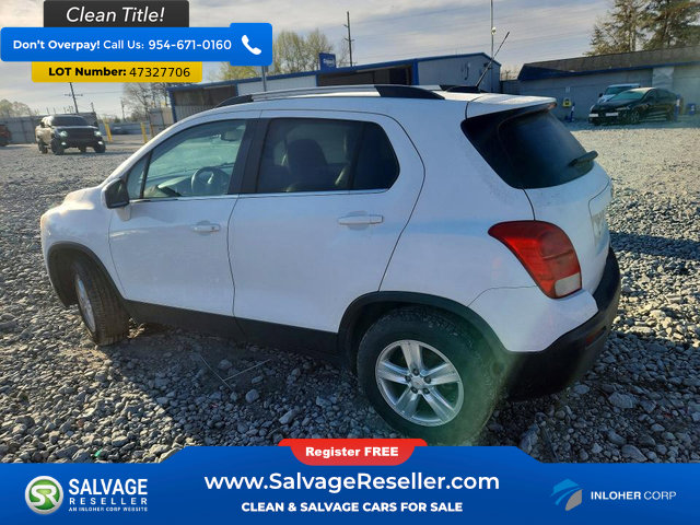 Used 2015 Chevrolet Trax LT w/ LT Plus Package AWD/4WD image 3