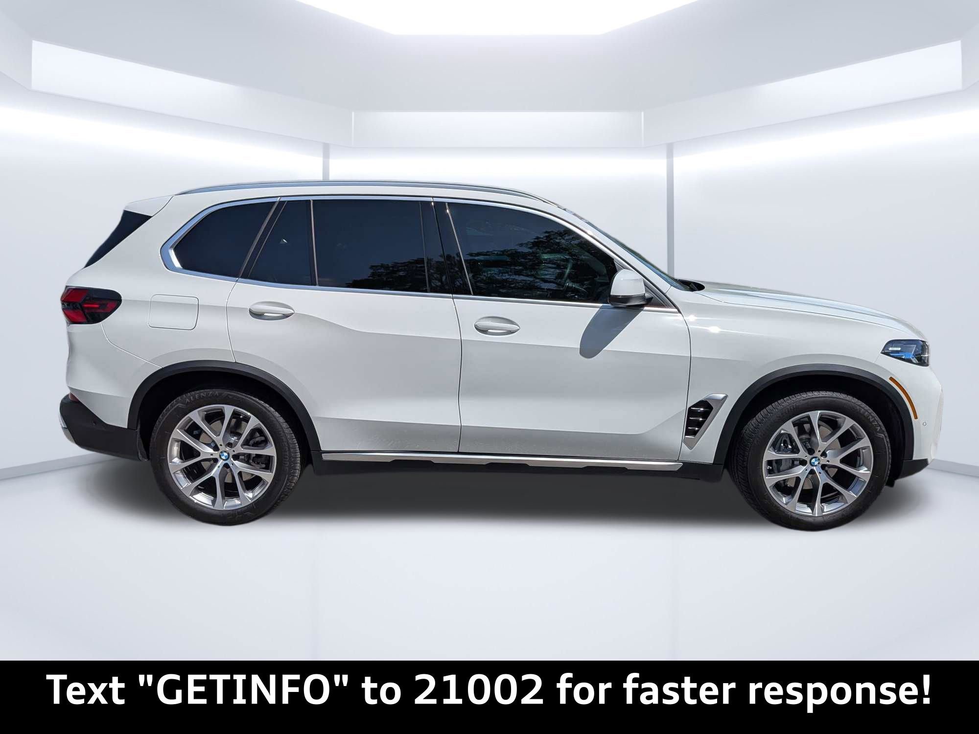 Used 2025 BMW X5 xDrive40i w/ Premium Package AWD/4WD image 2