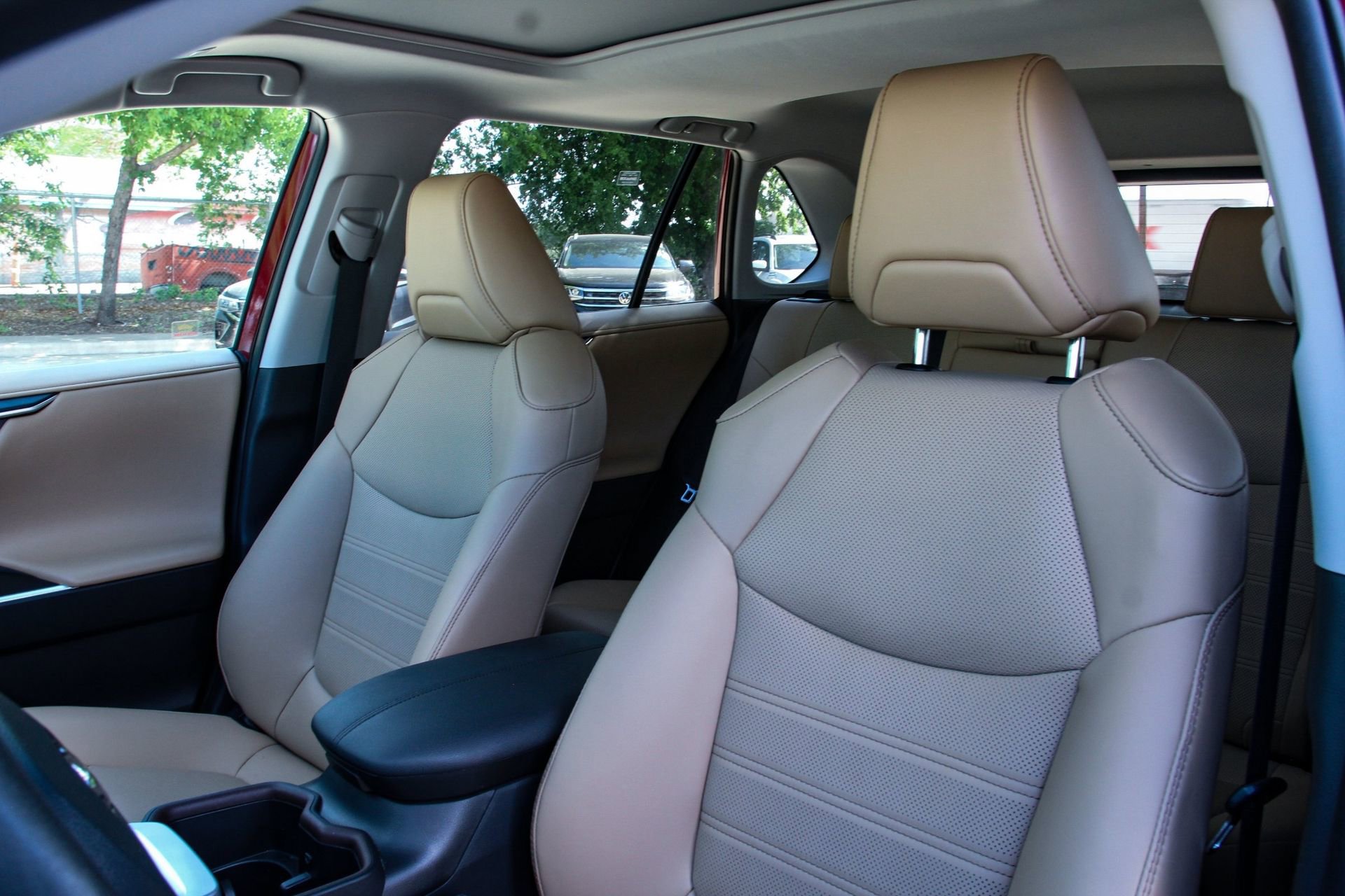 Used 2024 Toyota RAV4 Limited image 11