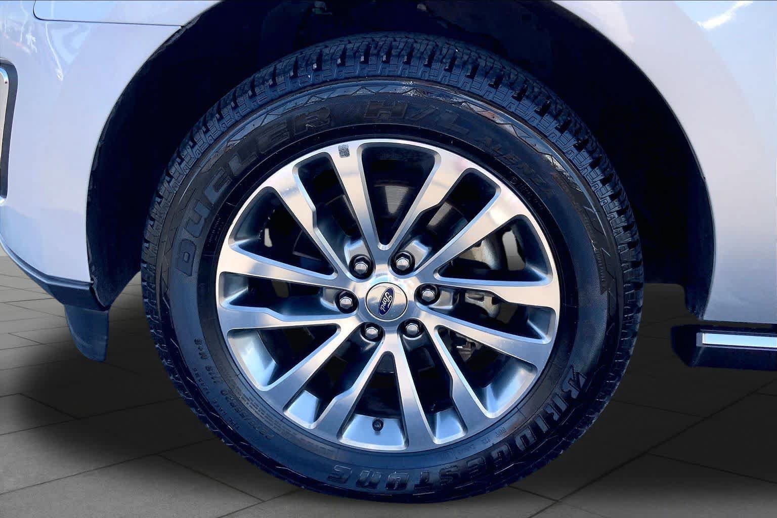 Used 2018 Ford Expedition Max Limited RWD image 10