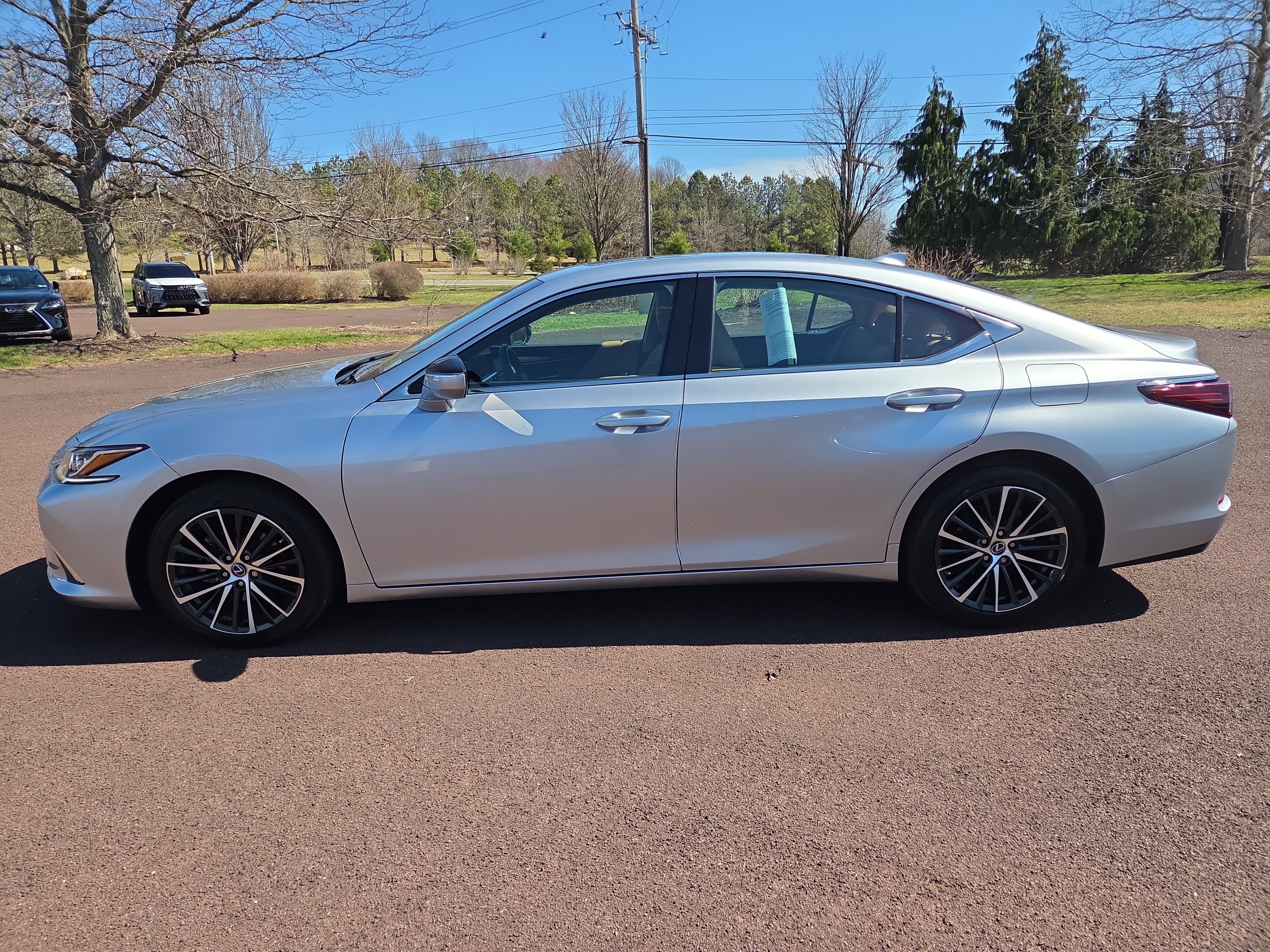 Used 2024 Lexus ES 350 w/ Premium Package image 6