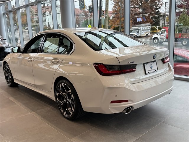 New 2025 BMW 330i xDrive Sedan w/ Premium Package image 4