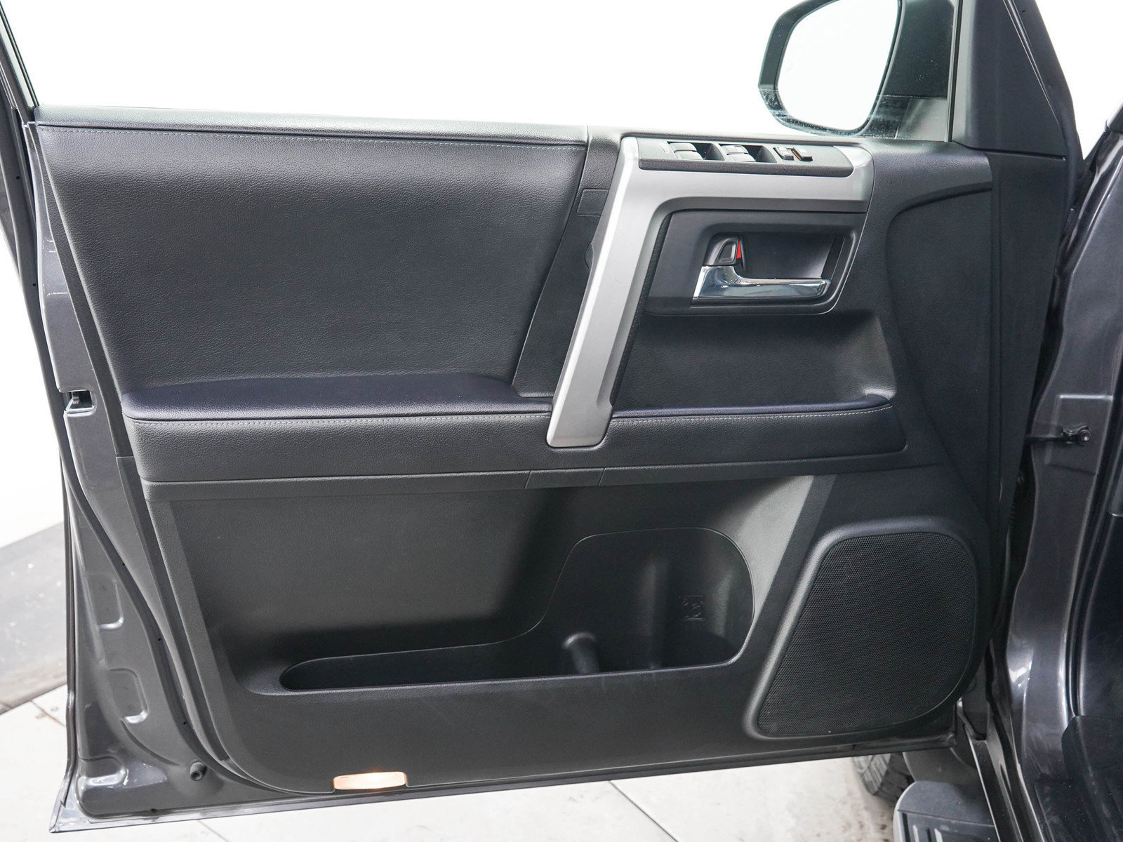 Used 2022 Toyota 4Runner SR5 Premium AWD/4WD image 19