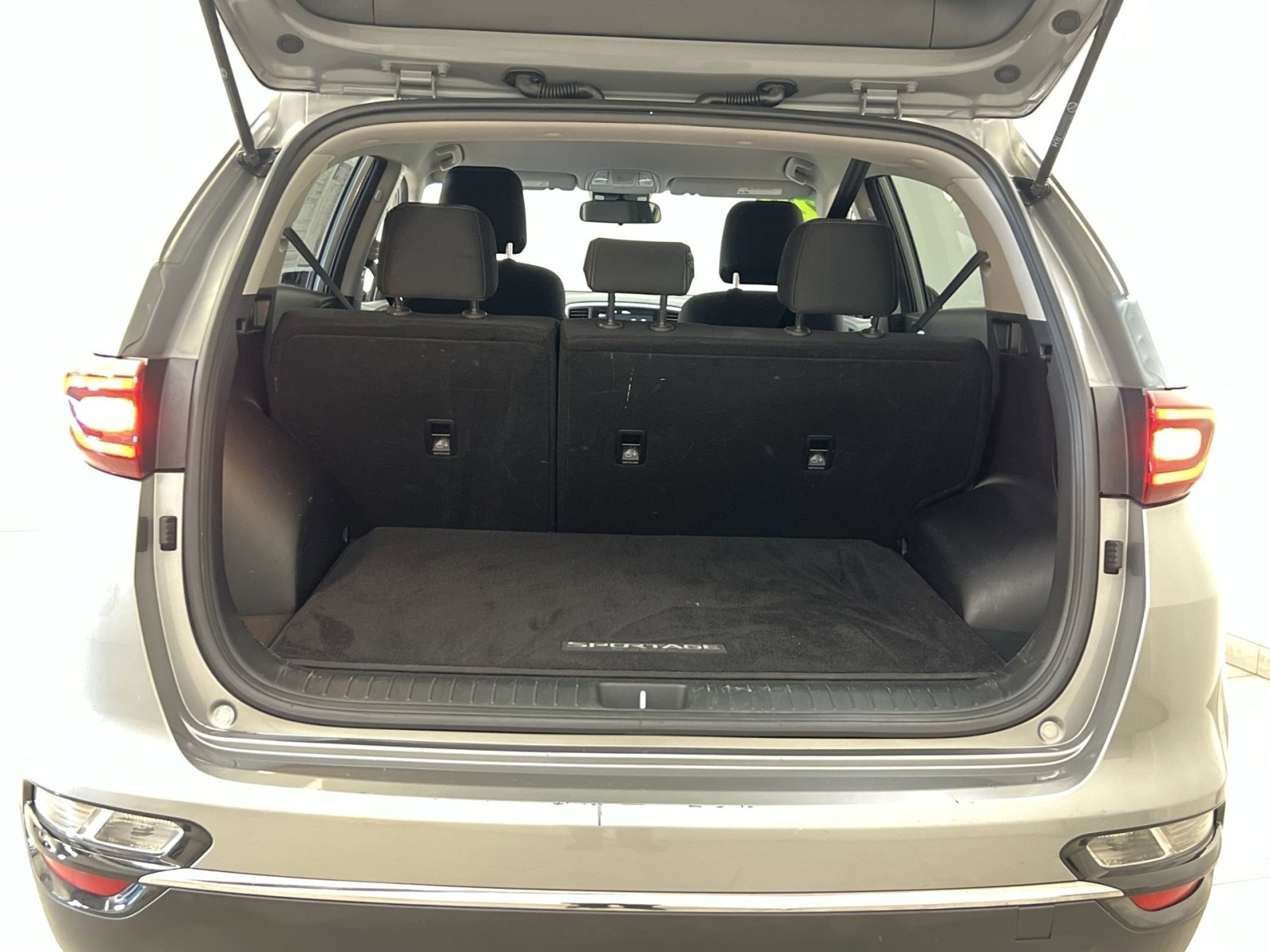 Used 2020 Kia Sportage LX w/ LX Popular Package image 23