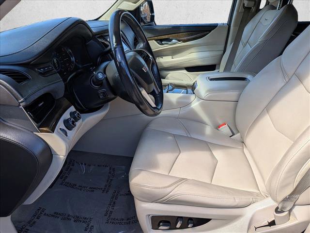Used 2019 Cadillac Escalade Premium Luxury image 11
