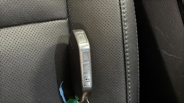 Used 2024 Kia Telluride SX image 21