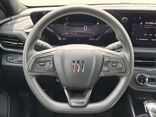 Used 2025 Buick Envista Preferred FWD image 23