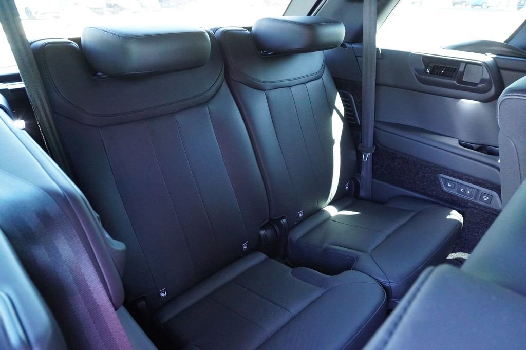 Used 2025 Land Rover Range Rover Long Wheelbase SE image 10