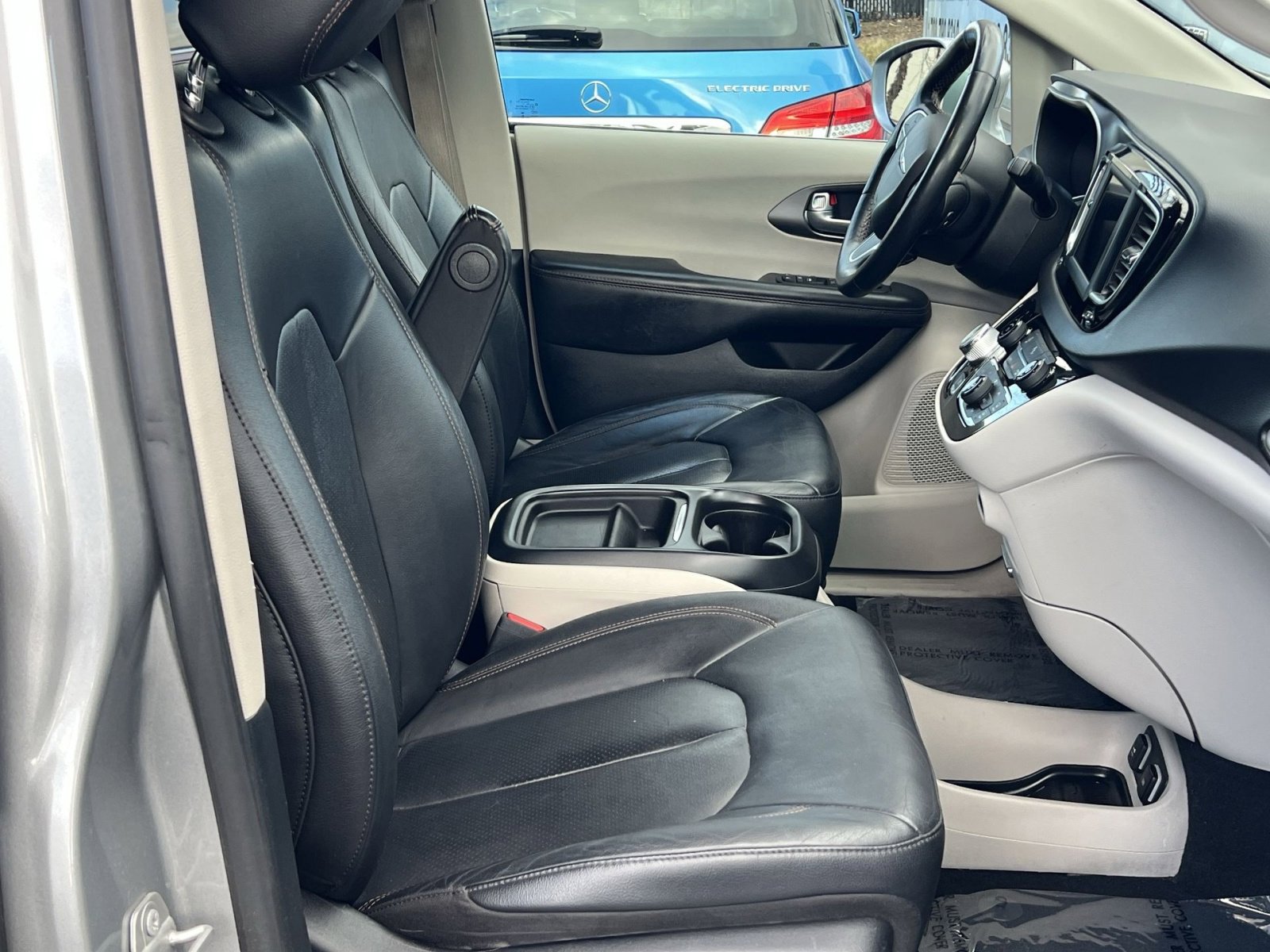 Used 2020 Chrysler Pacifica Touring-L image 26