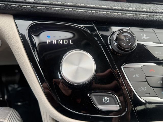 Certified 2023 Chrysler Pacifica Limited image 19