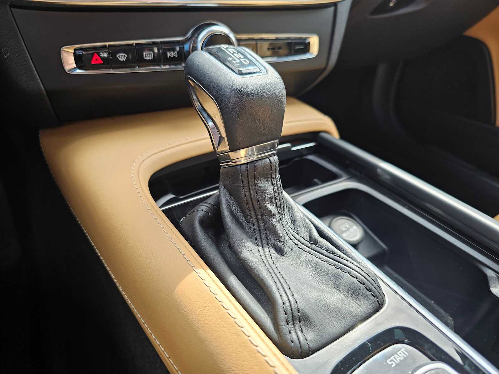 Used 2017 Volvo S90 T6 Inscription w/ Vision Package image 39