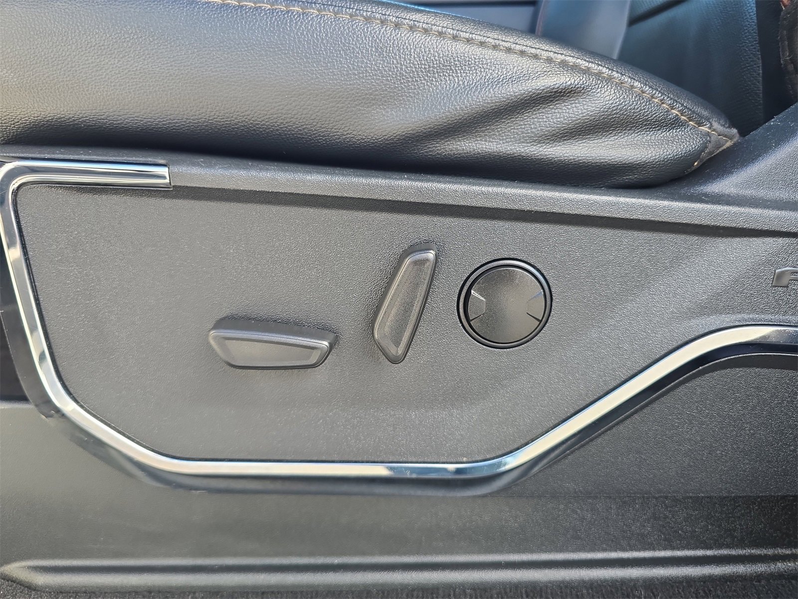 Used 2024 Ford F450 Lariat image 15