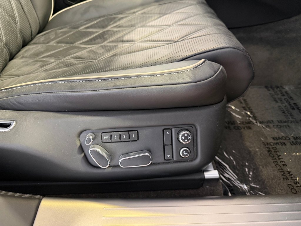 Used 2014 Bentley Flying Spur W12 image 27