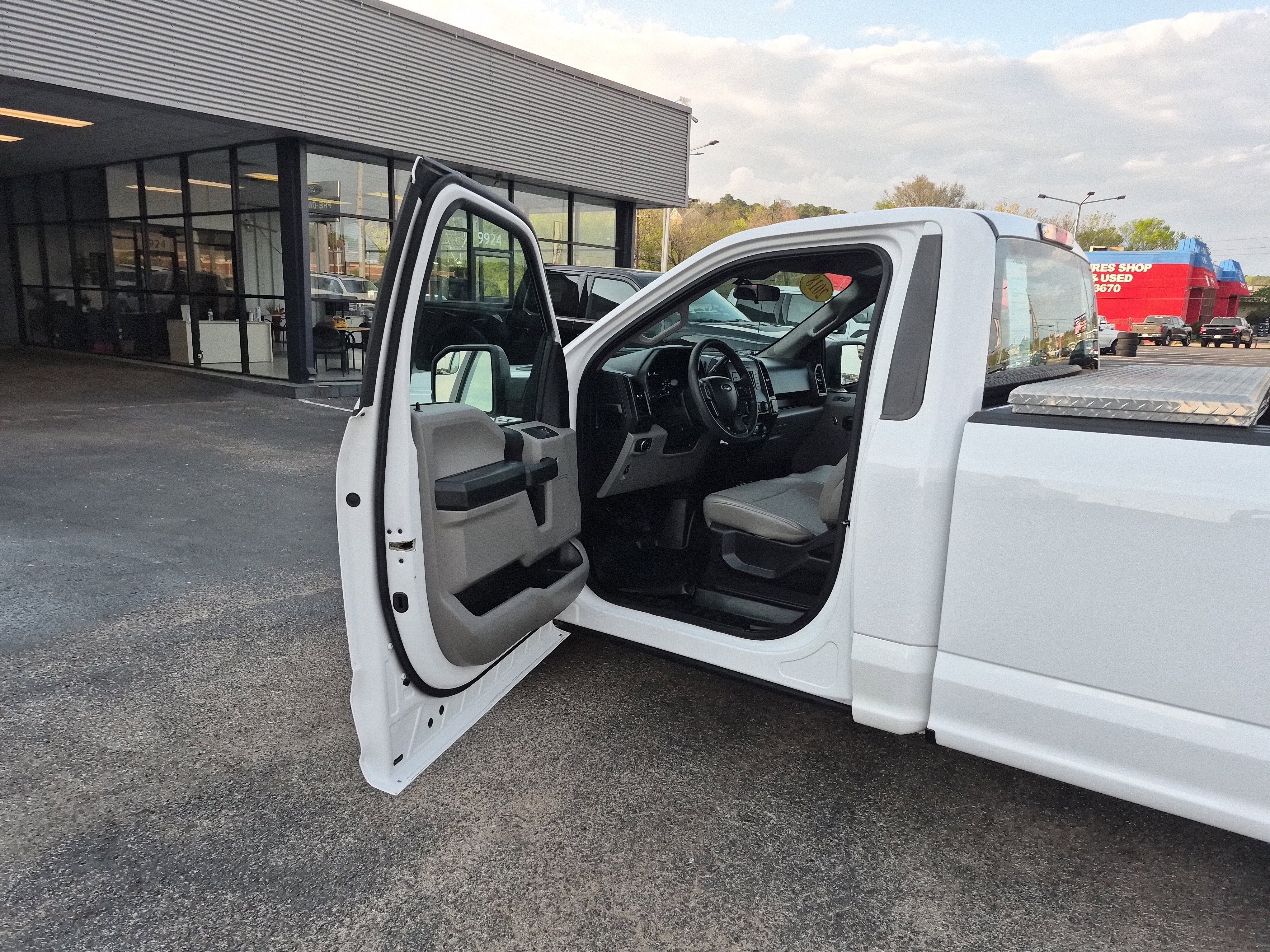 Used 2018 Ford F150 XL w/ Equipment Group 101A Mid image 9