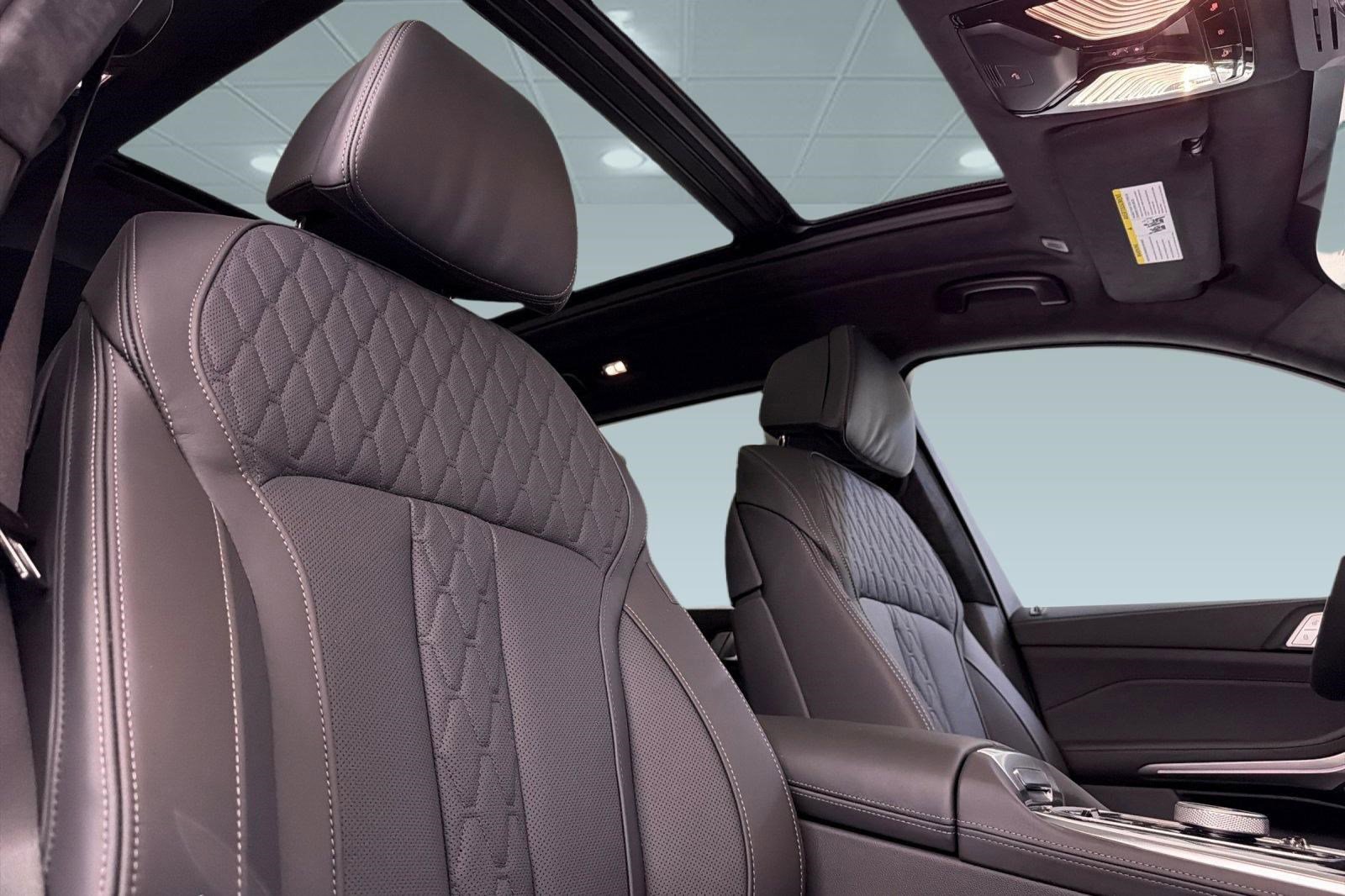 New 2026 BMW X7 xDrive40i w/ Executive Package image 15