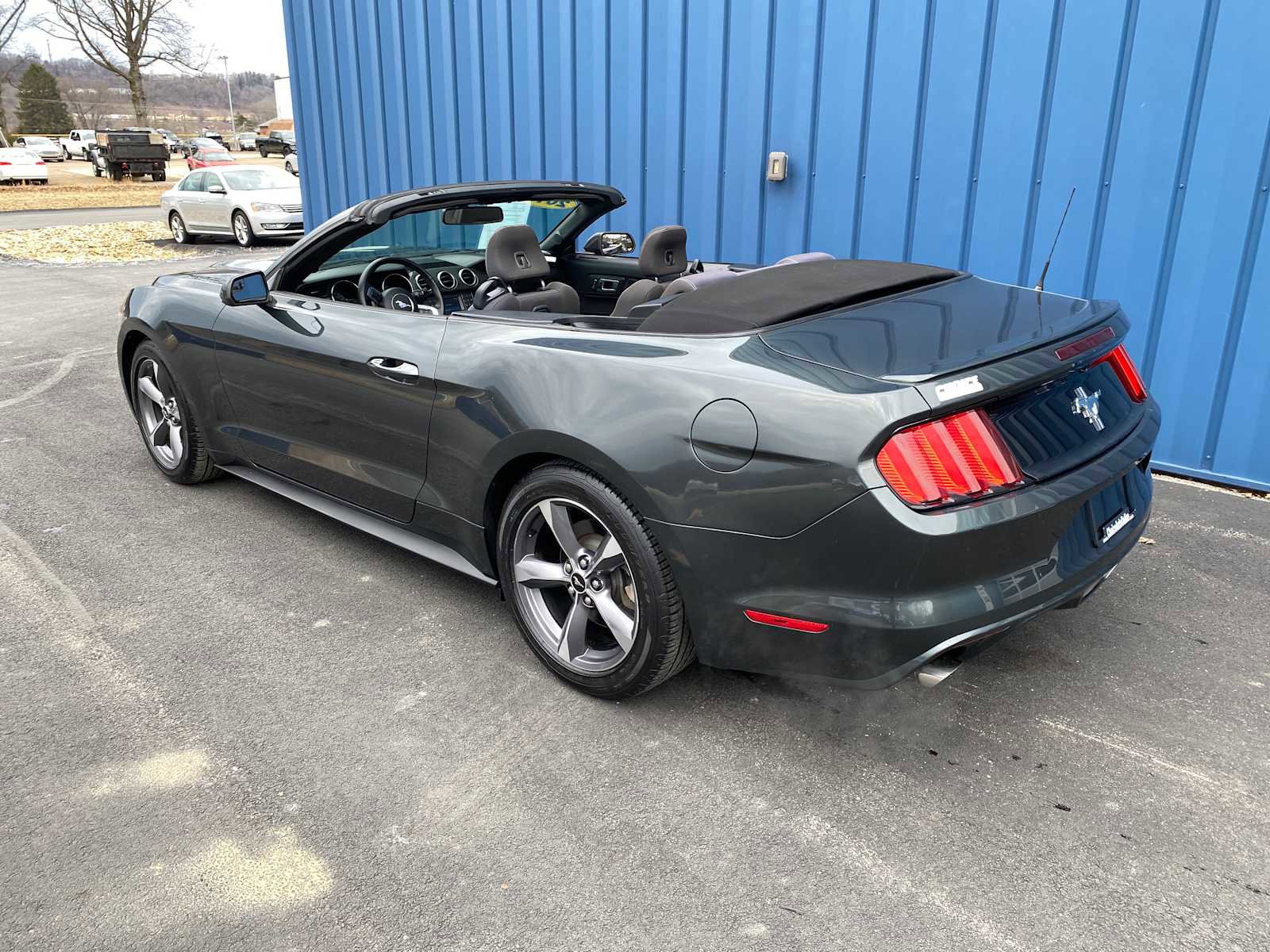 Used 2015 Ford Mustang Convertible image 3