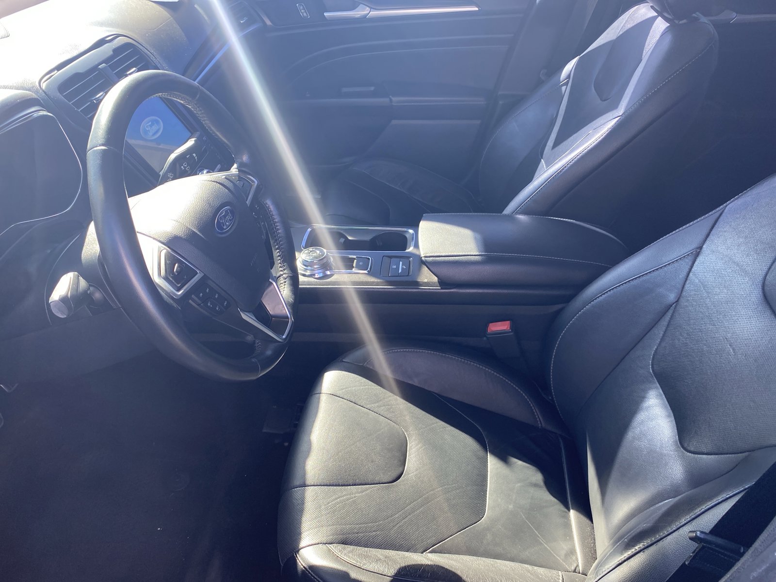 Used 2018 Ford Fusion Titanium image 9