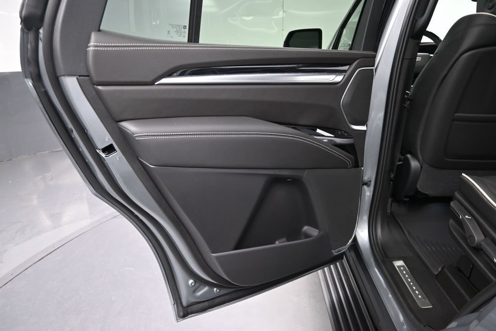 New 2026 Cadillac Escalade Sport w/ LPO, ONYX Package AWD/4WD image 12