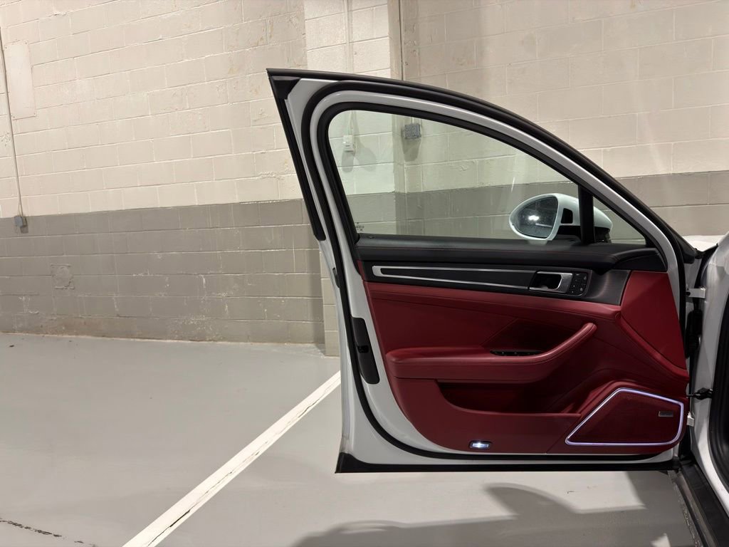 Used 2023 Porsche Panamera 4 Platinum Edition image 9