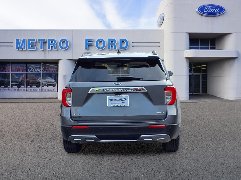 Certified 2023 Ford Explorer XLT w/ Equipment Group 202A AWD/4WD image 4