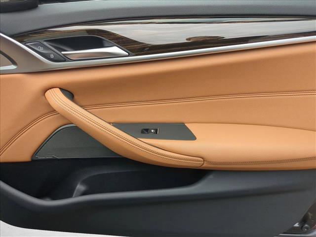 Used 2023 BMW 530i xDrive w/ Premium Package image 26