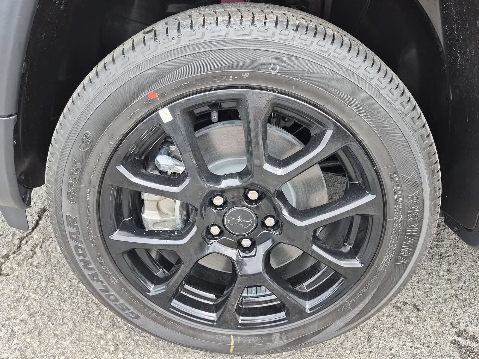 New 2026 Jeep Compass Latitude AWD/4WD image 12