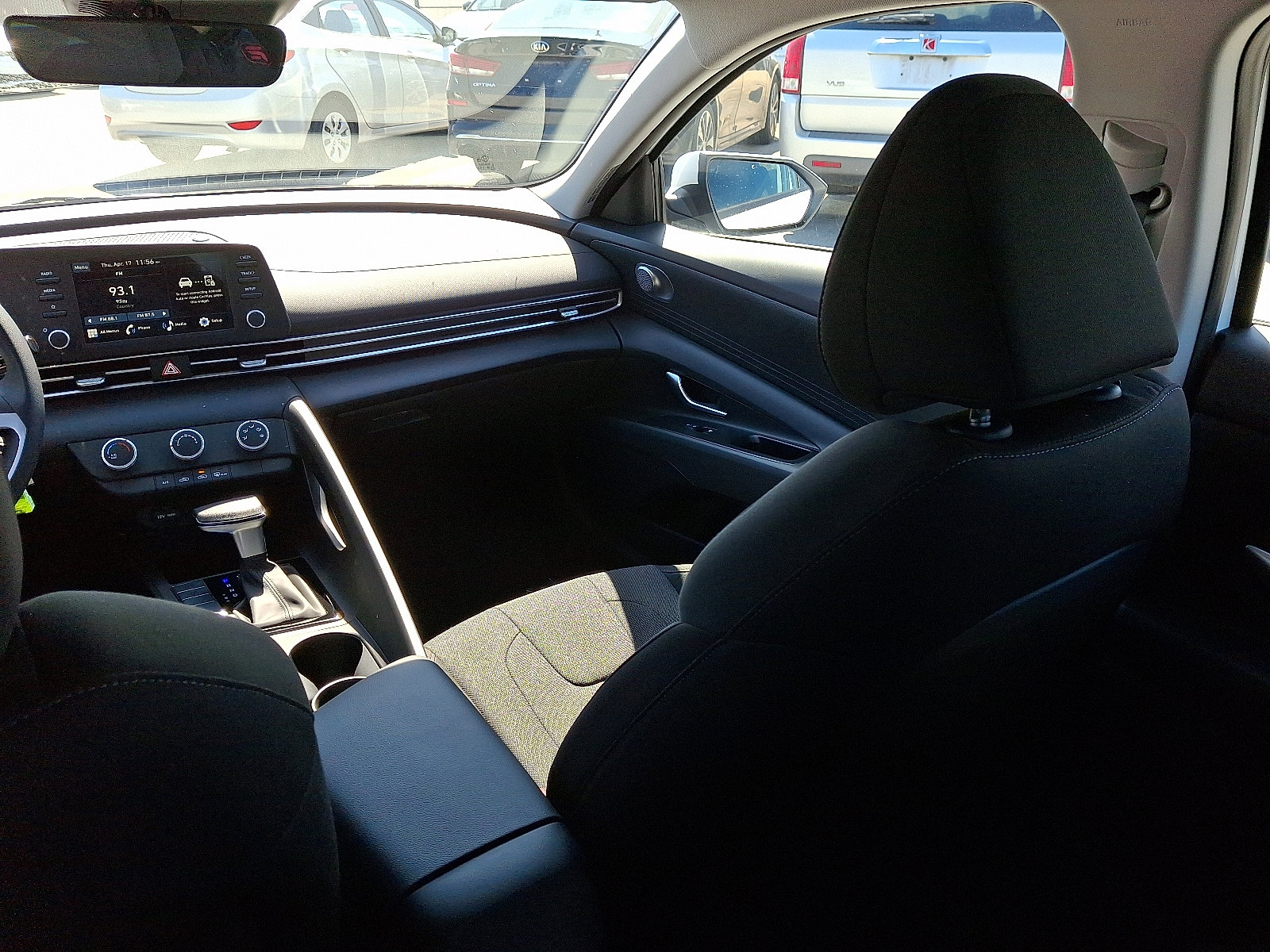 Used 2025 Hyundai Elantra SE FWD image 11