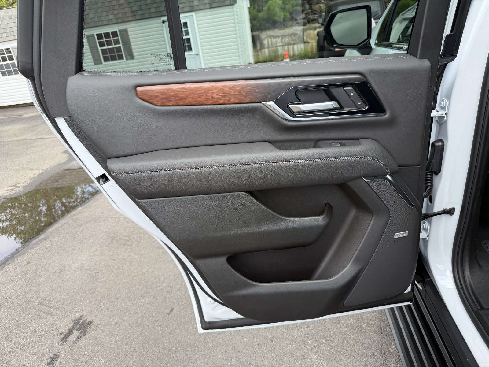 New 2026 GMC Yukon Denali w/ Denali Reserve Package AWD/4WD image 18