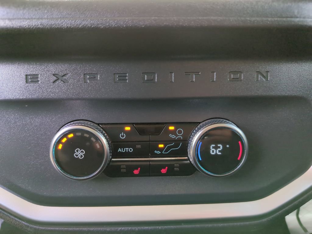 Used 2025 Ford Expedition Platinum AWD/4WD image 21
