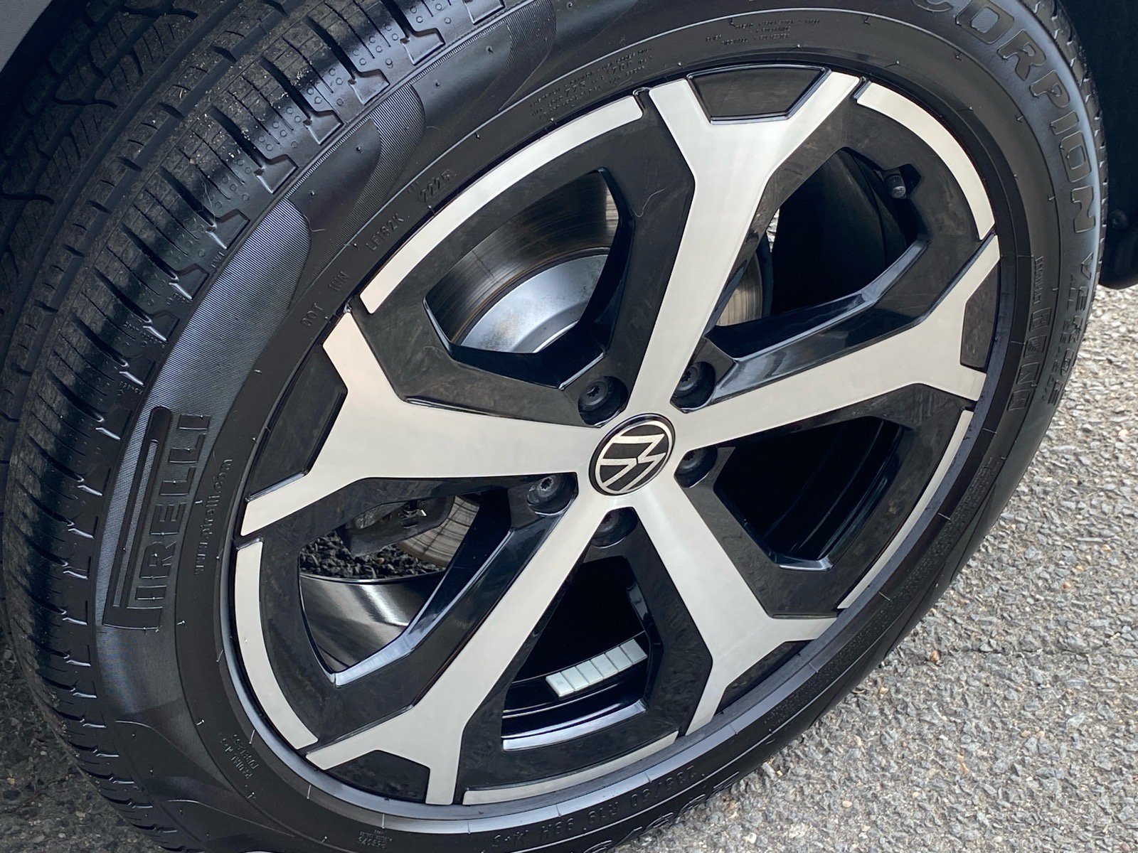 Certified 2025 Volkswagen Tiguan SE AWD/4WD image 20