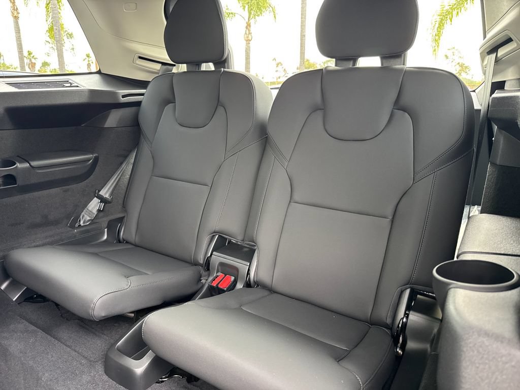 New 2026 Volvo XC90 T8 Plus w/ Protection Package AWD/4WD image 14