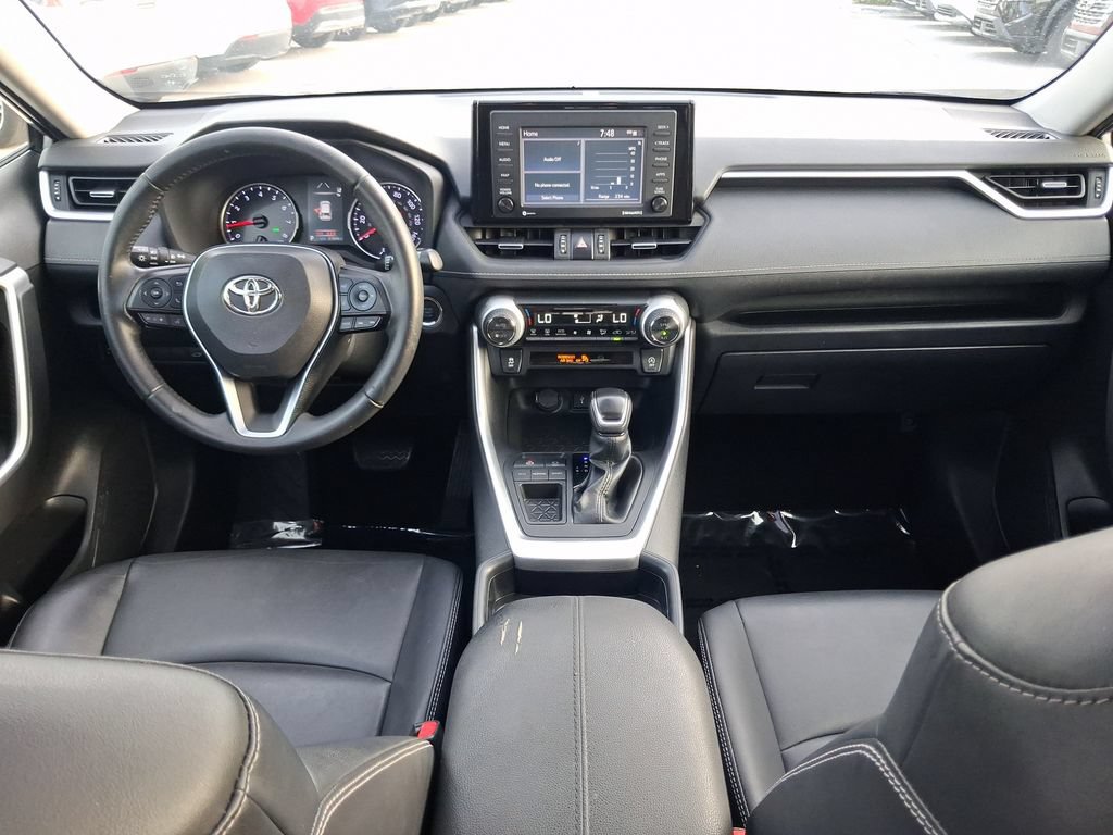 Used 2020 Toyota RAV4 XLE Premium FWD image 9