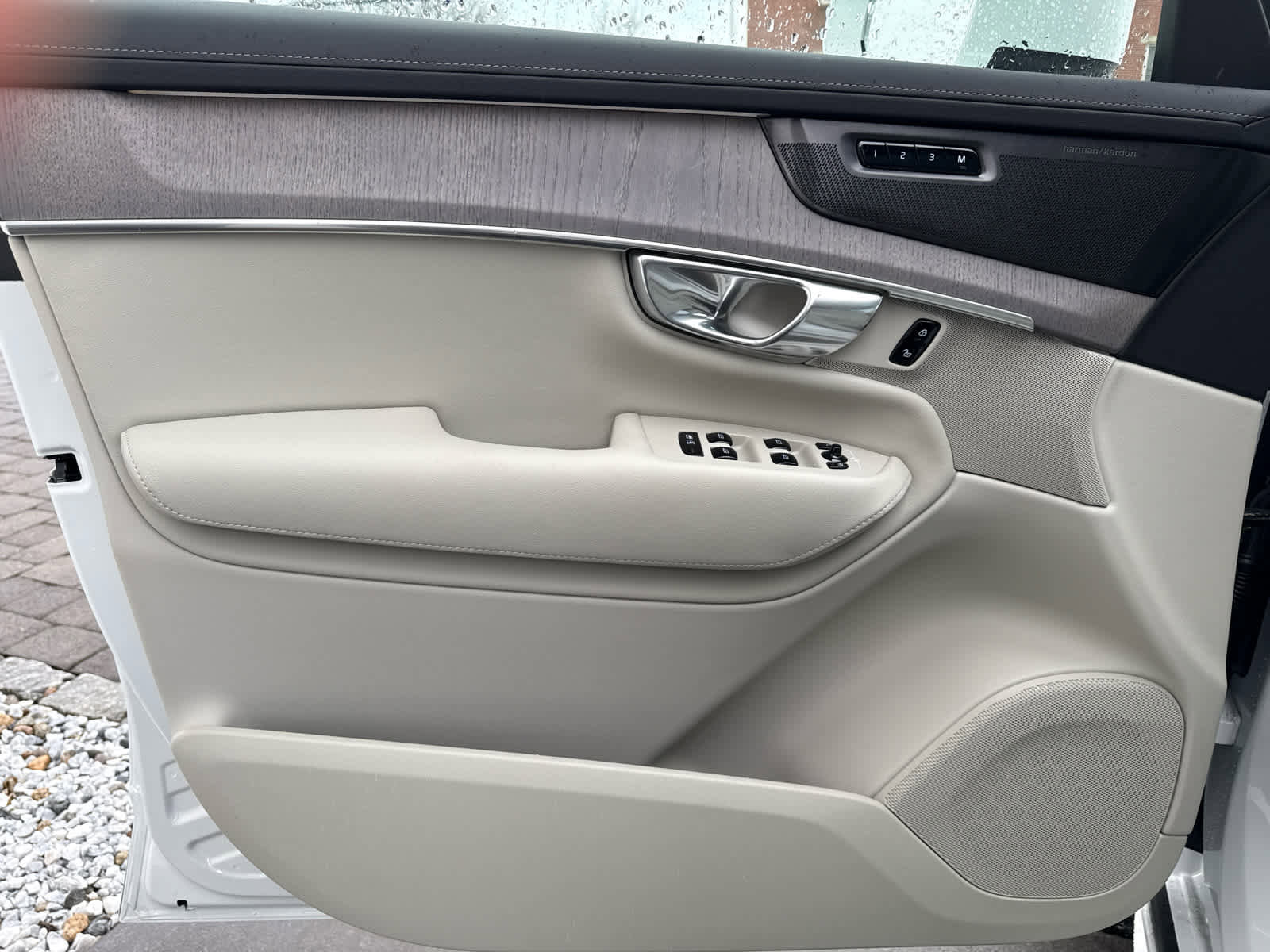 New 2026 Volvo XC90 T8 Ultra w/ Protection Package Premier image 18