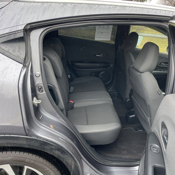 Used 2020 Honda HR-V Sport image 26