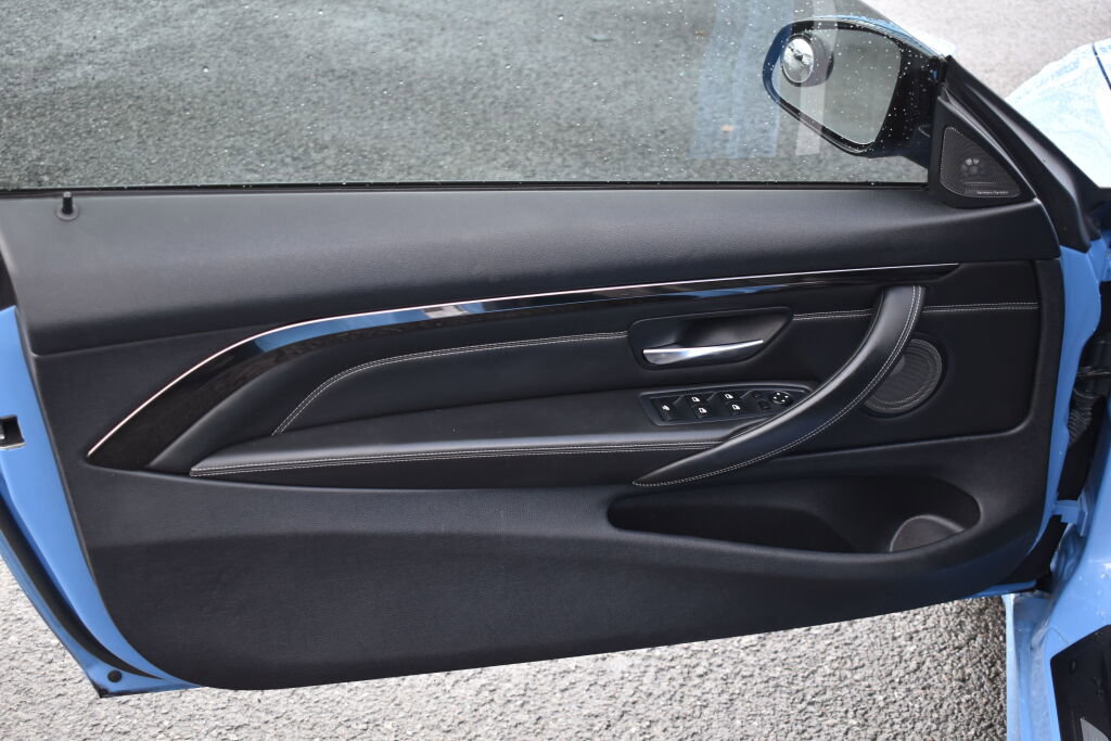 Used 2015 BMW M4 Convertible image 15