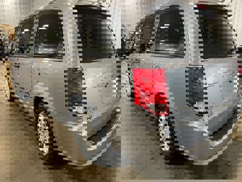 Used 2014 Dodge Grand Caravan SE w/ SE Plus Group image 3